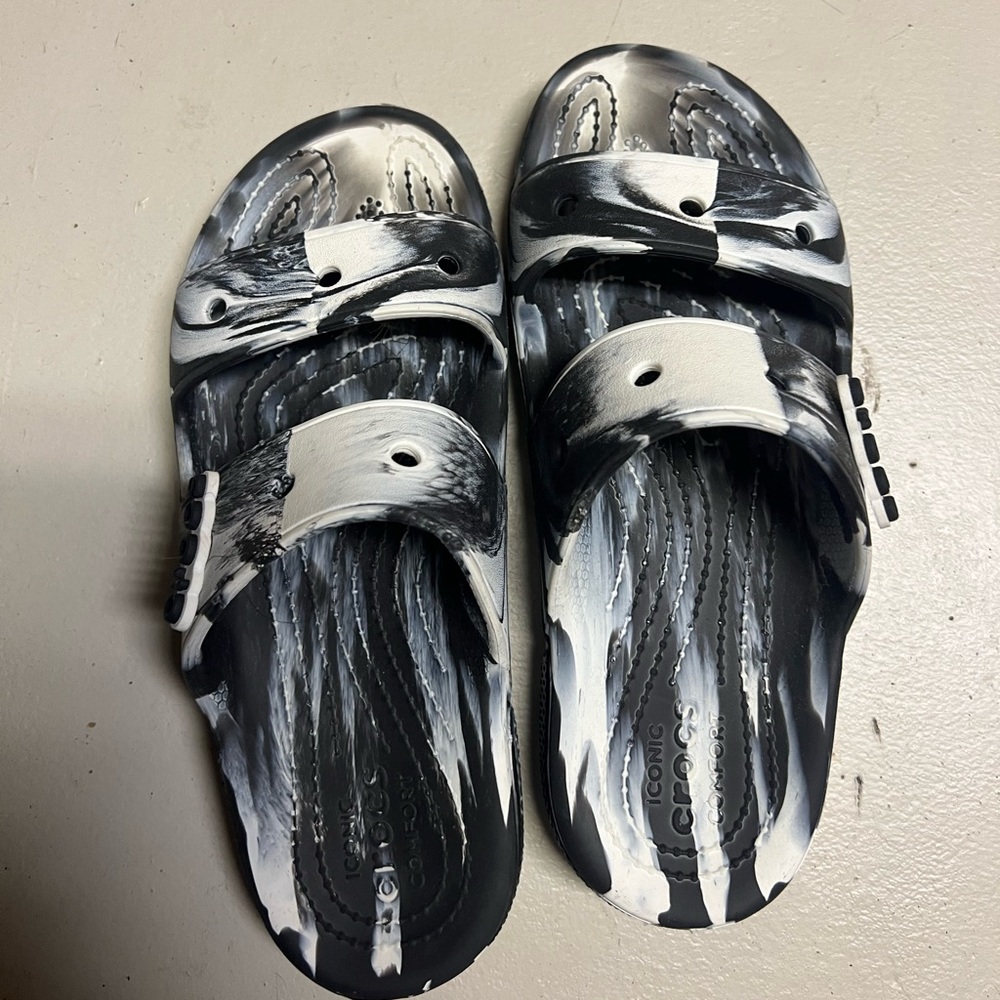 CROCS Monochrome Artistic Slides